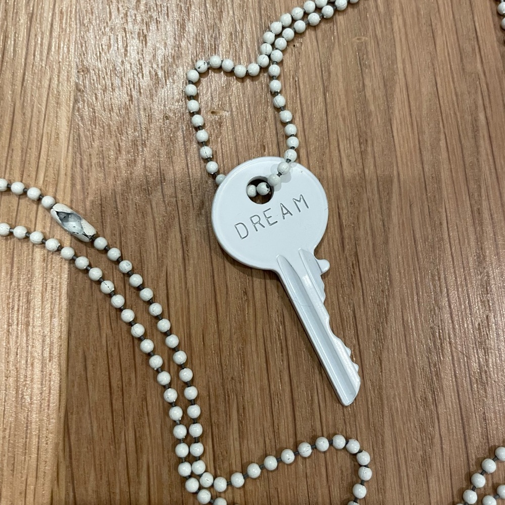 The Giving Keys White Dream Necklace